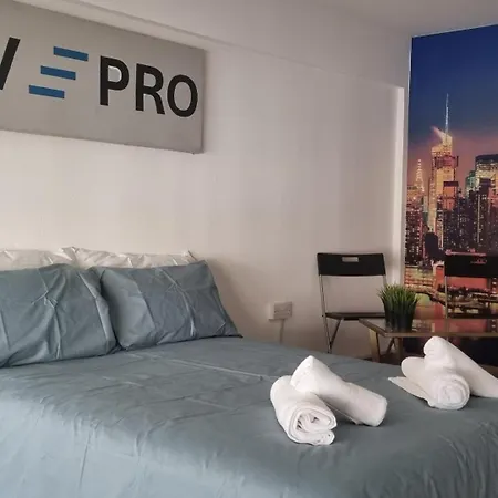 Livepro בית אירוח לרנקה