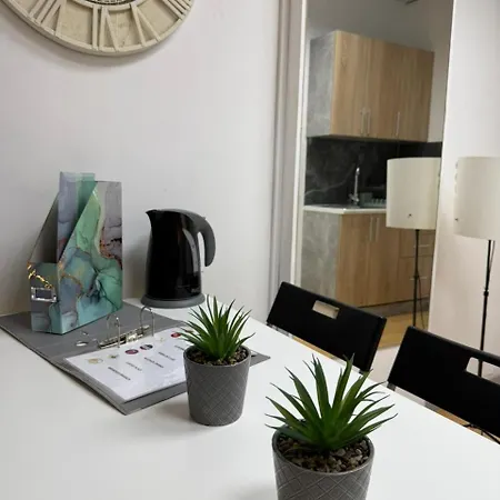 Livepro בית אירוח *