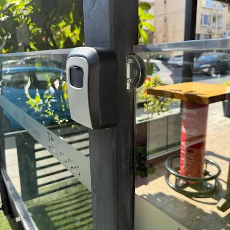 Livepro בית אירוח לרנקה