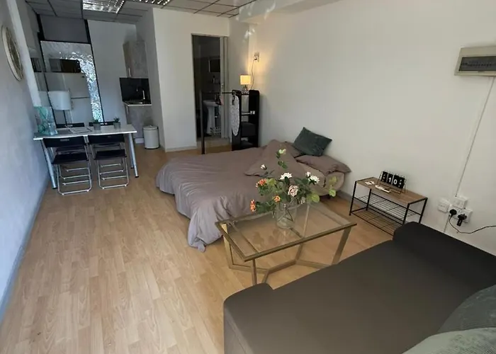 Livepro Quarto em Acomodações Particulares Larnaca